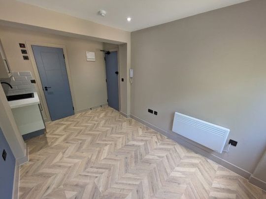 Broadfield 0 bedroom house share to rent - Photo 1