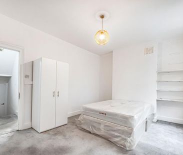 4 bedroom terraced house to rent - Photo 2