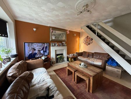 3 bedroom semi-detached house to rent - Photo 4