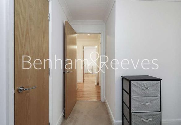 Pilgrims Court, Carthusian Street, EC1M - Photo 1