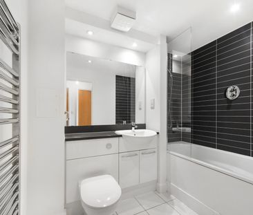1 Bed Flat, Proton Tower, E14 - Photo 5