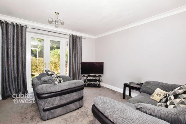 2 bedroom mews house to rent - Photo 1