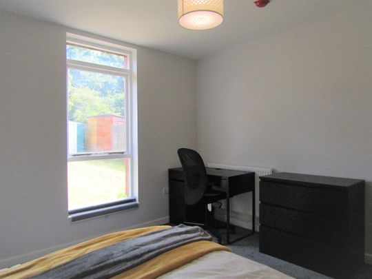 Simples Rooms with a Garden - Photo 1