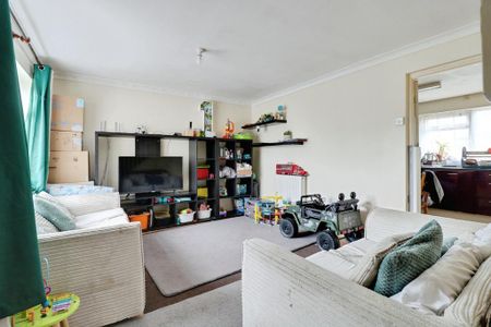 3 bedroom end of terrace house to rent - Photo 5