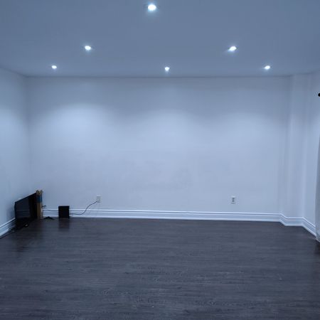 For Lease - 246 Simmons Boulevard, Brampton, Ontario - Photo 2