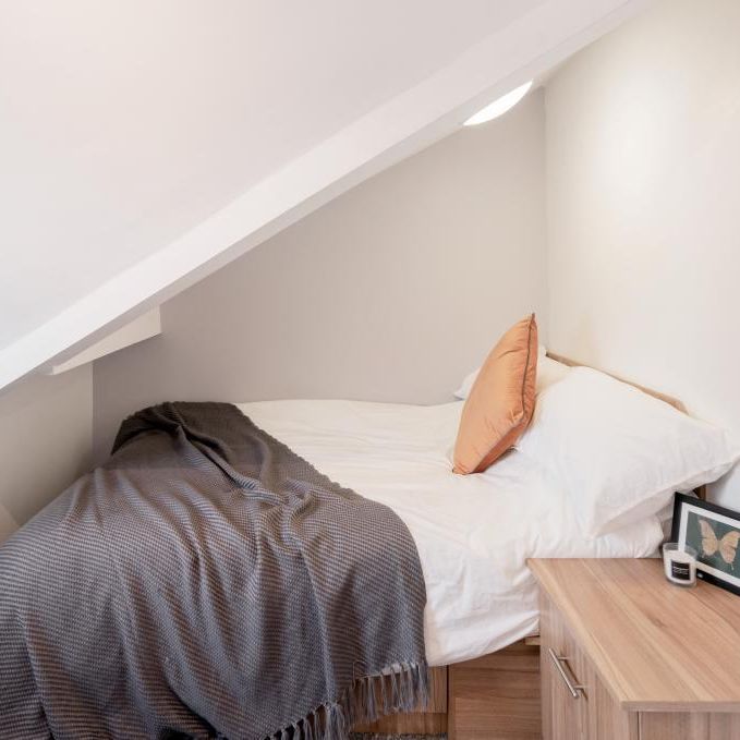 4 bedroom flat to rent - Photo 1