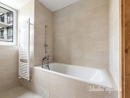 Pronájem bytu 1+kk 33 m² - Fotografie 5