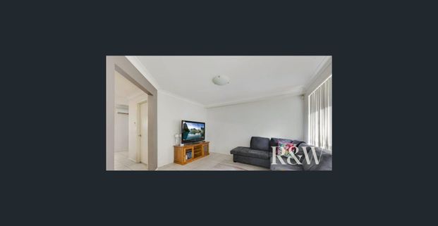 MODERN LIVING - Photo 1