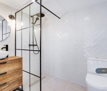 4 bedroom terraced house to rent - Photo 6