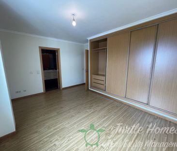 TH2023368 - Three bedroom top floor apartment - Photo 4