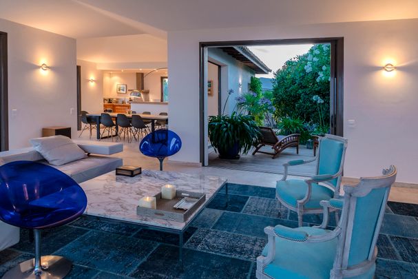 SUPERBE VILLA AVEC PISCINE A DEBORDEMENT POUR VOS VACANCES - Foto 1