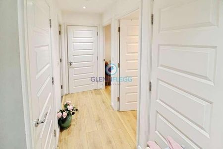 West Central, Slough, SL2 - Photo 3