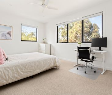 8 Whitton Court, Black Rock VIC 3193 - House For Rent | Domain - Photo 1