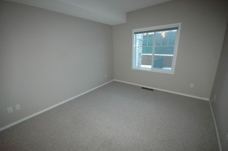 Well located 2-bed / 2-Bath with garage in Sherwood Park - Photo 4