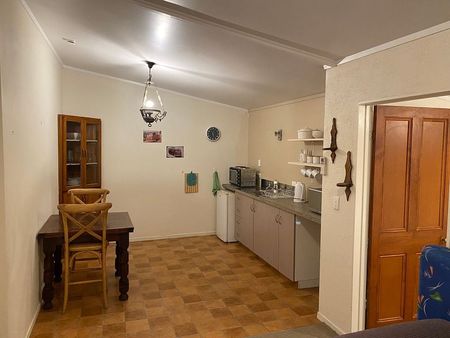 Fully furnished cottage/unit - Photo 3