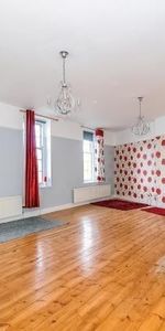 1 bedroom in a flat share to rent - Photo 3