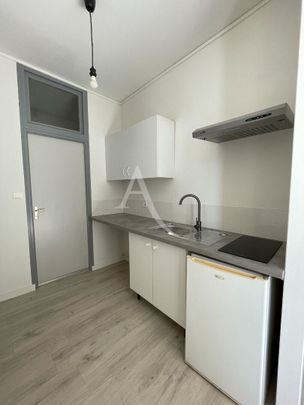 Location Appartement 1 pièce 22m² FONTENAY LE COMTE 85200 - Photo 1