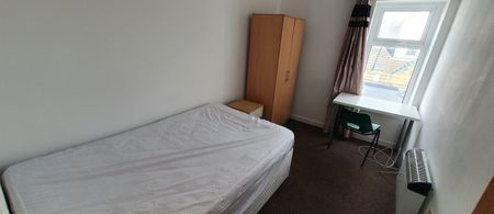 Flat 2, 97A Woodville Road, Cathays, Cardiff, CF24 4DY - Photo 2