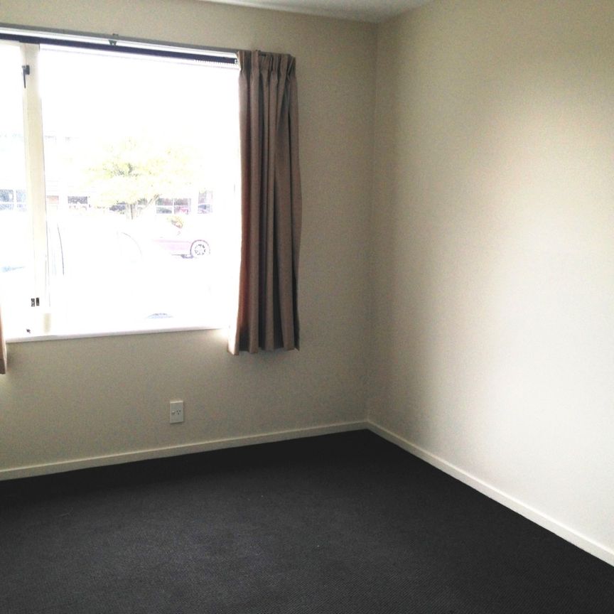 Christchurch - Photo 1
