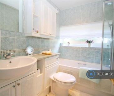 2 bedroom flat to rent - Photo 6