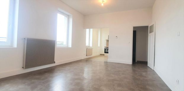 Location Appartement 80m² RIORGES 42153 - Photo 1