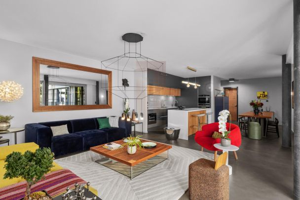 Beautiful turnkey apartment just steps from the lake. - Foto 1