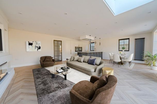 4 bedroom detached house to rent - Photo 1