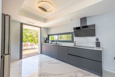 Rental Villa Sari-Solenzara 7 Rooms 400 m² - Photo 5