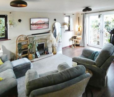3 bedroom detached house to rent - Photo 5