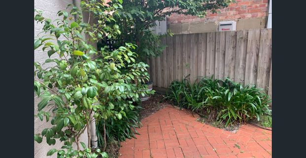 Inner city living - Photo 1