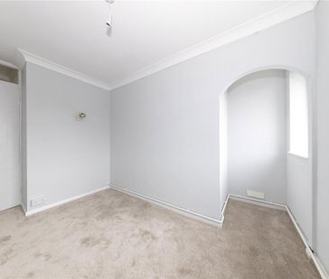 2 bedroom maisonette to rent - Photo 6