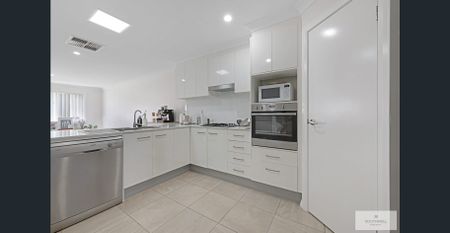 Modern 3 Bedroom Duplex - Photo 3