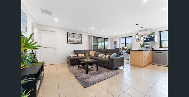 Modern 3 x 2 Family Home in Great Location - Photo 1