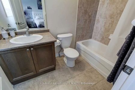 Condo Townhouse For Lease | W9256185 - Photo 5