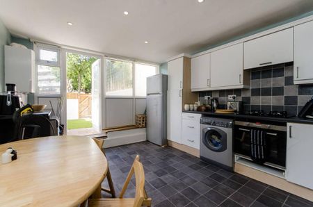 5 bedroom terraced house to rent - Photo 4