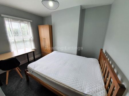 4 bedroom terraced house to rent - Photo 4