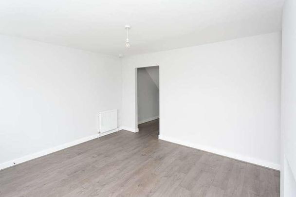 Glenview, Hp, Hemel Hempstead, HP1 - Photo 1