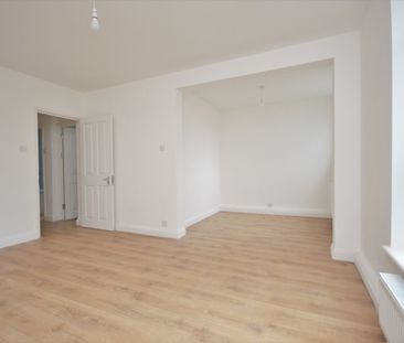 Flat to rent - Clarendon Rise, London, SE13 - Photo 5