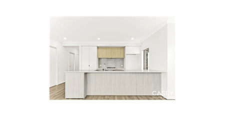 Sophisticated & Elegant - Photo 2