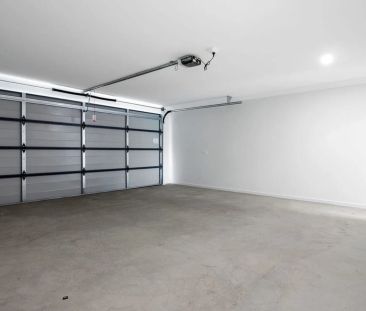 Modern, low-maintenance living in a quiet pocket of Logan Reserve. - Photo 2