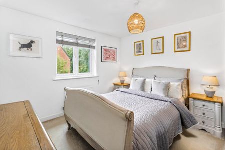 4 bedroom detached house to rent - Photo 4