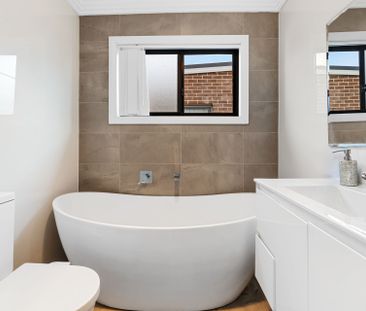 Free standing duplex - Photo 1