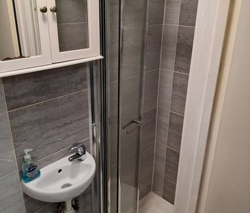 Studio Flat, Heather Gardens, NW11 - Photo 3