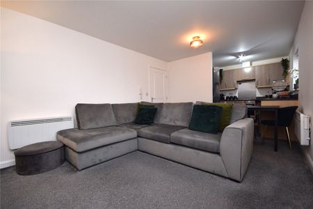 8, Boulevard Rise, Leeds, West Yorkshire, LS10 4FP - Photo 4