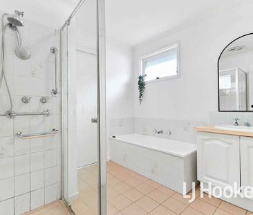 2/4 King David Court, Hampton Park VIC - Photo 1