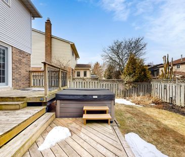 For Lease - 42 Buchanan Crescent, Aurora, Ontario - Photo 4
