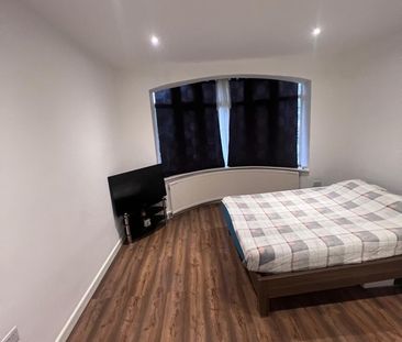 Studio Flat, Ferncroft Avenue, N12 - Photo 1