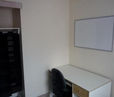 4 bedroom private hall to rent - Photo 6