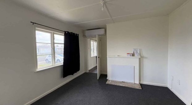 Three Bedrooms on Clyde - Photo 1