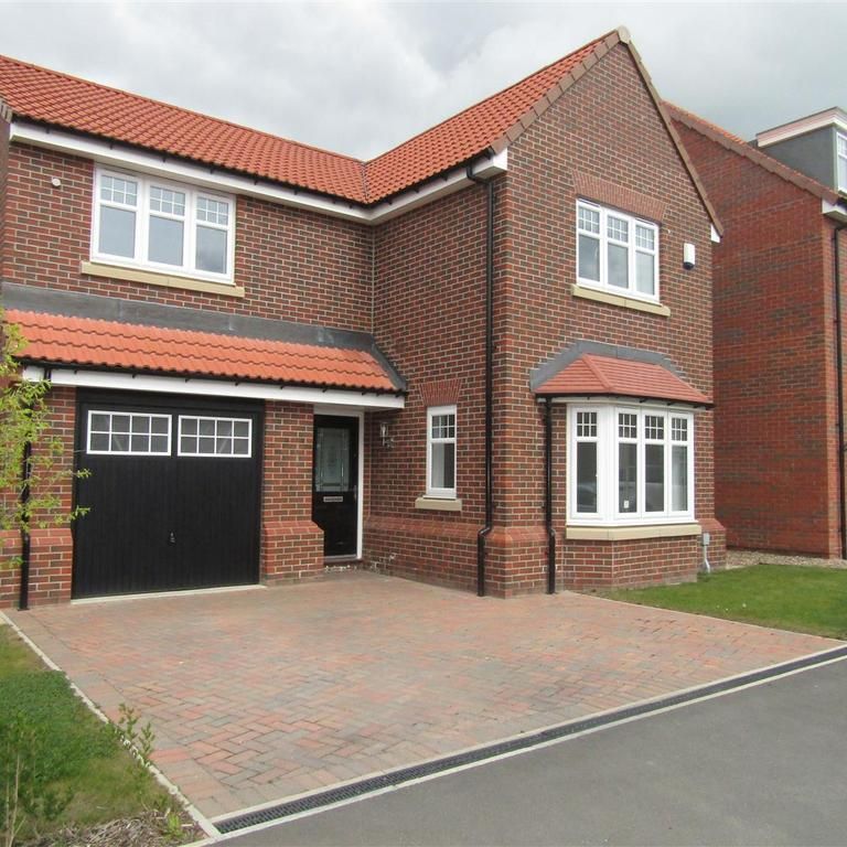 4 bedroom detached house to rent - Photo 1